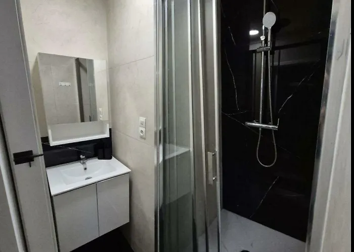 Private - Shared - - F2-2 Lejlighed